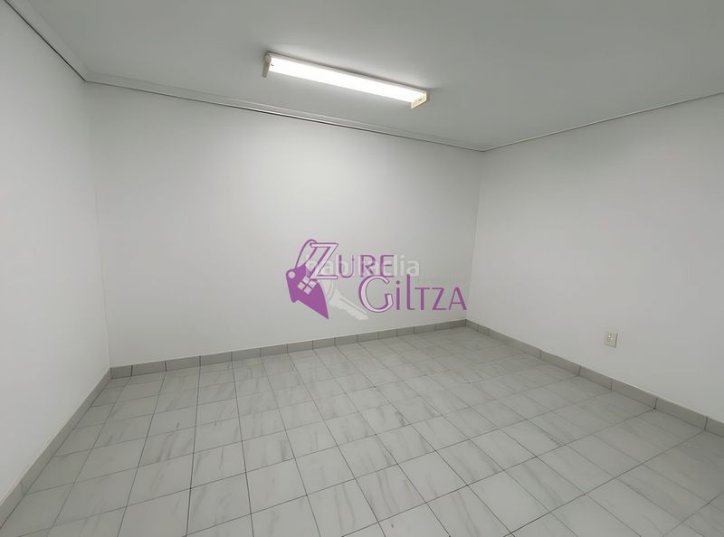 Foto da8a8a35-9cc5-4bf0-9489-ce506e419ea1. Lloguer local comercial a Durango