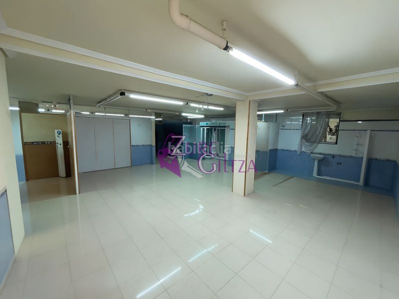 Foto e00ee384-6135-4872-90f4-5eb5eb990380. Lloguer local comercial a Durango