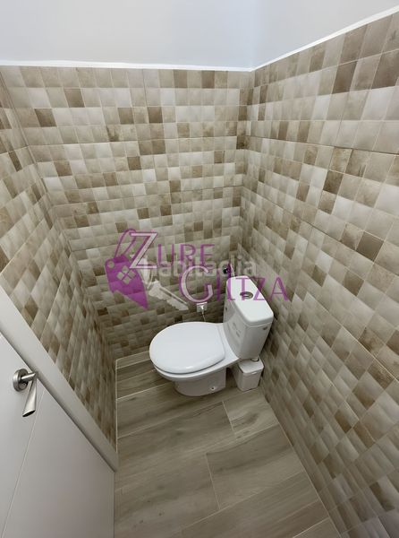 Foto 299c1b95-7b80-49e5-b3a9-fd22a88fc54d. Lloguer local comercial a Durango
