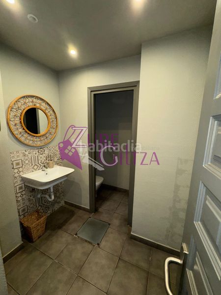 Foto 1ff338c4-2887-4933-9f4a-63a3306c923f. Lloguer local comercial a Durango
