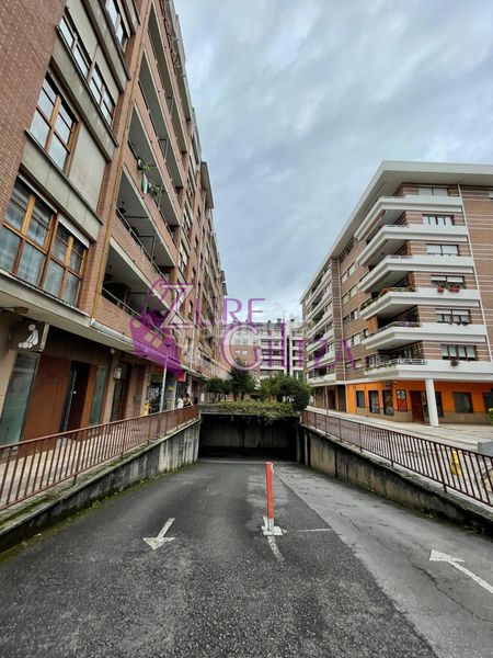 Foto 7d4ba551-99fc-4ca7-9955-c520928bf5da. Lloguer aparcament cotxe a Durango