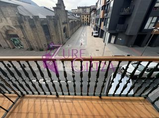Miete Etagenwohnung in Durango. Piso reformado en alquiler, 2 dormitorios, 1 baño, calefacción i
