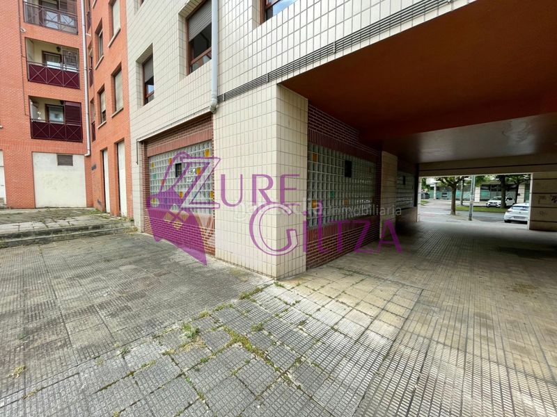 Foto 09d2685c-1bf9-4dc4-9725-d3d92f207fcf. Lloguer local comercial a Durango