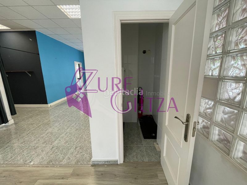 Foto 4db1a5fc-0ba1-41a9-bb11-53c8bc4fdb6e. Lloguer local comercial a Durango
