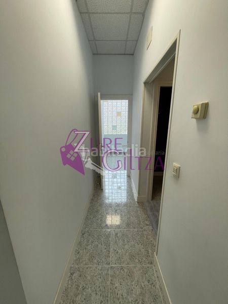 Foto 656d62b3-1aa0-49de-b78c-ced14ef6ca93. Lloguer local comercial a Durango