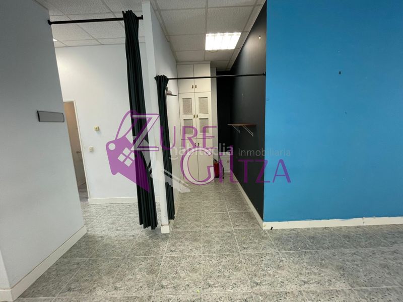 Foto 9d72a597-b8c3-4e7c-81f3-bac9b160bed3. Lloguer local comercial a Durango