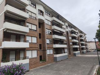 Pis a Berriz. Amplio piso reformado de 102 m con 3 dormitorios y 2 baños. cale