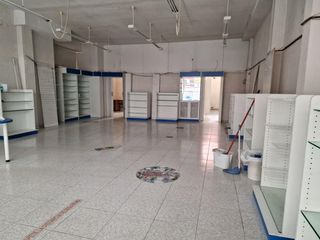 Miete Geschäftsraum in Centro Ciudad. Alquiler de local en calle modesto lafuente
