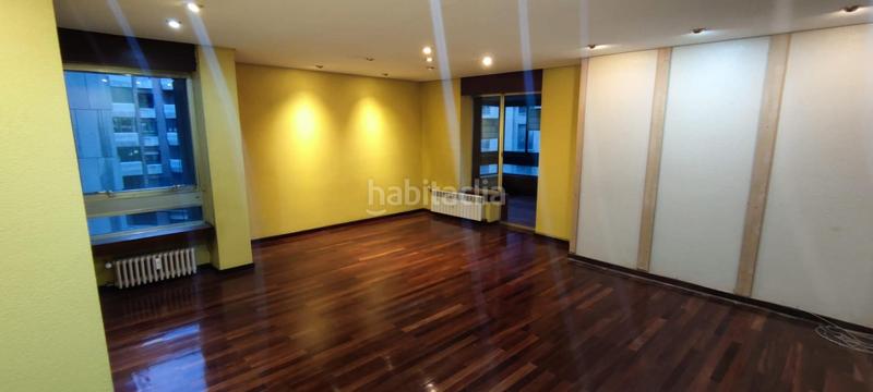 Foto d98753c2-906b-4806-9b83-5283f2578a9a. Pis amb calefacció a Centro Ciudad León