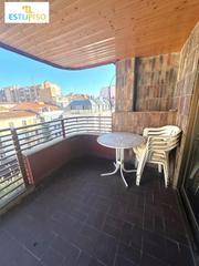 Appartement  Calle fuero. Piso de 5 habitaciones, 3 baños y garaje en el centro