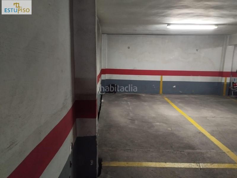 Foto c4bdcea3-44f0-4696-b72c-0d4831c232ca. Parking voiture dans Judimendi Vitoria - Gasteiz