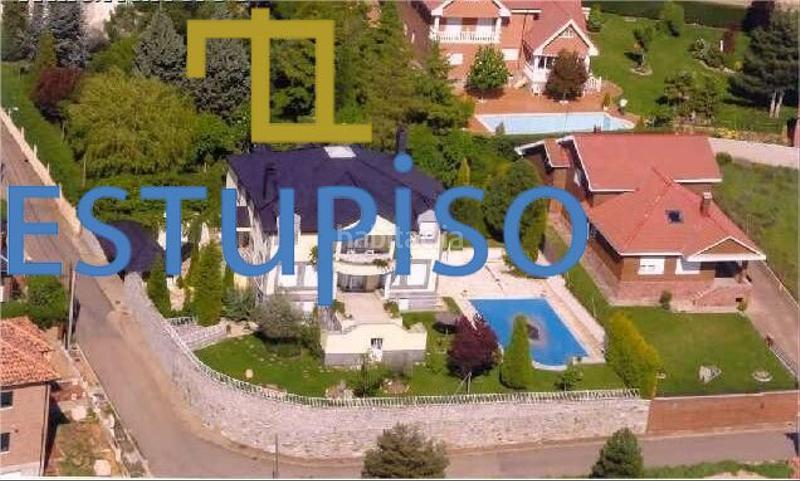 Foto 33706dd7-c016-4278-a485-4f63d10ced9b. Xalet amb calefacció aparcament piscina a Valdefresno