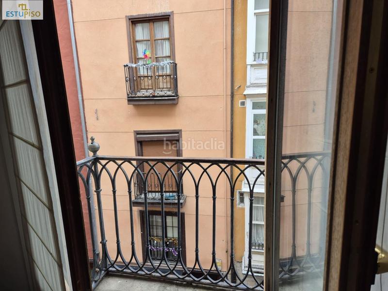 Foto 6ed6a88a-8e8f-46d4-9f72-f88e981cbd09. Flat with heating in Casco Viejo Vitoria - Gasteiz