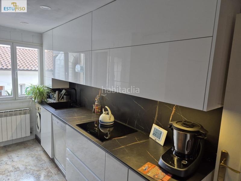 Foto b2ba021f-44d6-40c6-997e-e262cc2fa0d7. Flat with heating in Casco Viejo Vitoria - Gasteiz