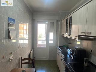 Appartement  Calle juntas generales. Amplia vivienda exterior y amueblada juntas generales90m2ascenso