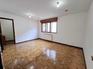 Alquiler Apartamento  Calle alfonso ix. Alquiler de apartamento de dos habitaciones junto a república ar