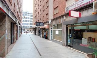 Local commercial à Avenida repub argentin 34. Local comercial junto a ordoño ii