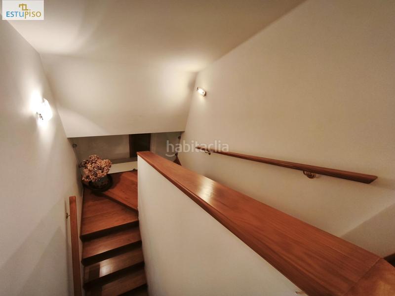 Foto 7e5972cc-5c51-4e08-9330-609debc07a3d. Casa adosada chalet adosado lakua 2006 4 habitacionescocinasalón3 bañosterraza y balcónplaza de garaje incluida en Vitoria - Gasteiz