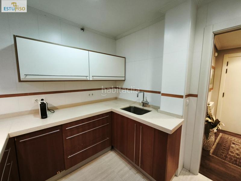 Foto c306bbac-9f59-4a0c-a7be-b9742ad12c4b. Pis amb calefacció aparcament a San Martín Vitoria - Gasteiz