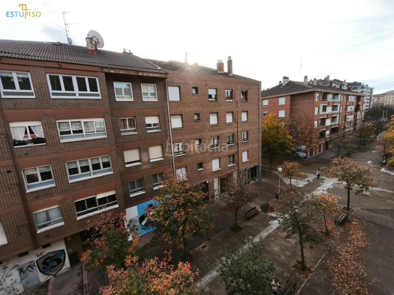 Foto ae68eb54-598d-467b-90e2-b2d07f8cd0dd. Pis amb calefacció aparcament a San Martín Vitoria - Gasteiz