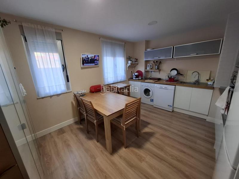 Foto 0c12708a-55c0-4e83-83b5-33e3d4a4fd32. Pis amb calefacció aparcament a Crucero León