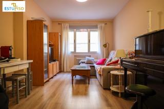 Etagenwohnung  Paseo salamanca. Piso en paseo salamanca al lado de guzman