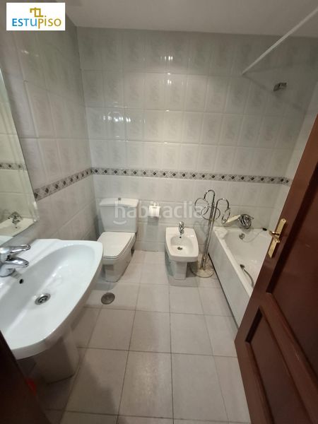 Foto 2001fb1e-af2f-4651-8b18-595e4782cfce. Flat with heating parking in San Claudio - La Chantría León