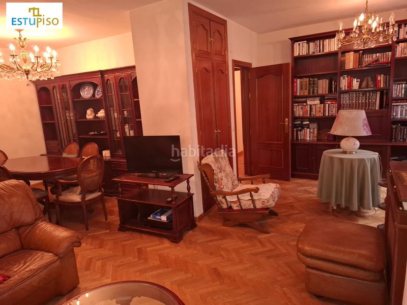 Foto a11151cf-23ba-41ff-9281-0a41d409b140. Flat with heating parking in San Claudio - La Chantría León