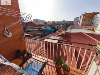 Appartamento  Calle doce de octubre. Amplio y cuidado piso  144 m2, 4 habitaciones, 2 terrazas y ubic