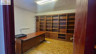 Bureau  Avenida ntra sra estibaliz. Oficina de 29 m2, tres espacios, amueblada avda.ntra. sra.estíba