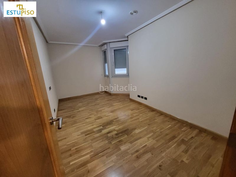 Foto a5d1d203-a3bd-40fe-b977-99e92ba0d1e0. Lloguer pis amb aparcament a Centro Ciudad León