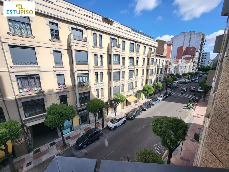 Foto a707780d-f0e1-4f22-8d3e-4378c862226d. Lloguer pis amb aparcament a Centro Ciudad León
