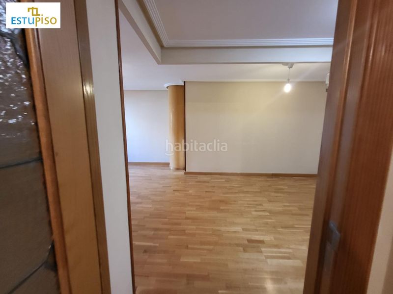 Foto 7c585f13-9833-4d56-88f9-0bea6e56ca66. Rent flat with parking in Centro Ciudad León