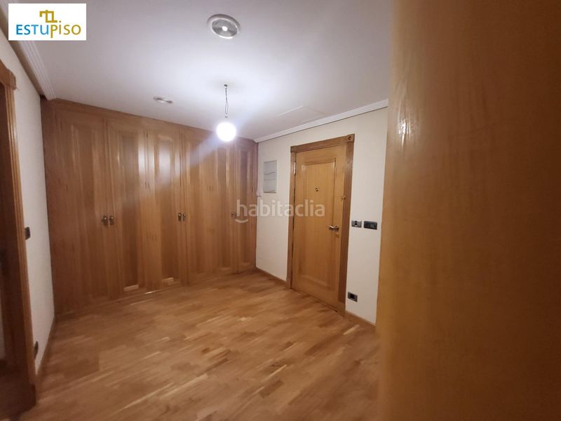Foto be2e6e89-c5f5-41ca-9a28-582a6fb331d2. Rent flat with parking in Centro Ciudad León