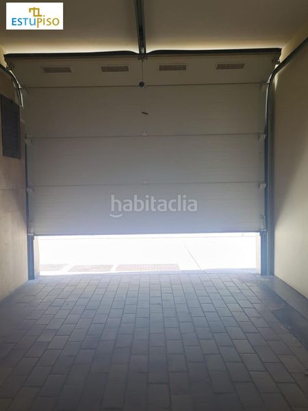 Foto f0b6ddec-c4e0-4a51-b457-e92365c22963. Aparcament cotxe a calle calle carmen 1 a Centro Ciudad León