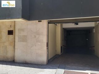 Aparcament cotxe a Calle calle carmen 1. Exclusiva plaza de garaje junto a ordoño ii  calle del carmen nº