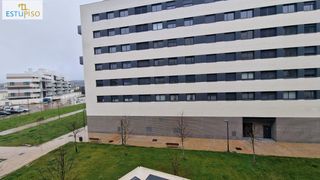 Miete Etagenwohnung  Calle jose ignacio ustaran. Piso seminuevo año 2020  junto parque olarizu  109 m2 3 habit y