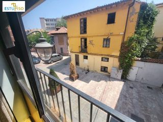 House  Calle serranos. Amplitud, zona y potencial  203 m2  bajo cubierta independiente