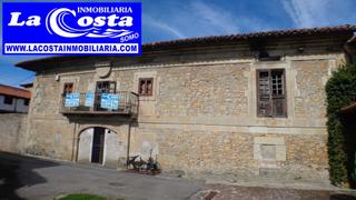 Masia a Loredo. Casona solariega del siglo xix de piedra