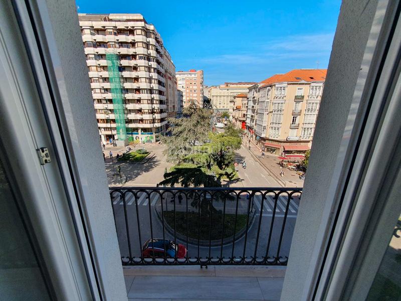 Foto 634b1556-615e-411a-a555-d9a34bfd0d77. Piso en pleno centro piso de 4hab totalmente reformado impecable en Santander