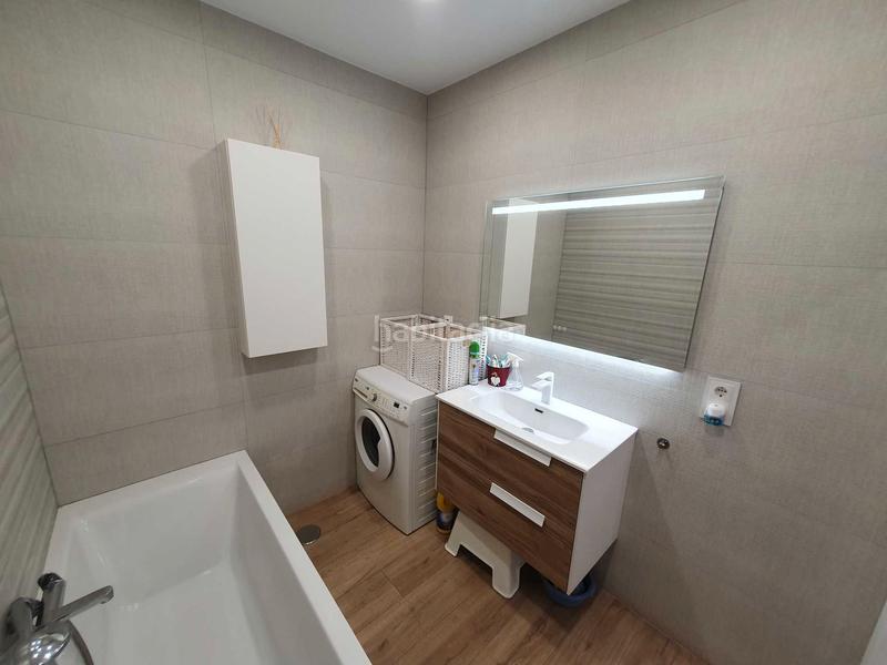 Foto bb86d2e6-680a-464d-b2bb-0f7f899ca204. Piso en pleno centro piso de 4hab totalmente reformado impecable en Santander