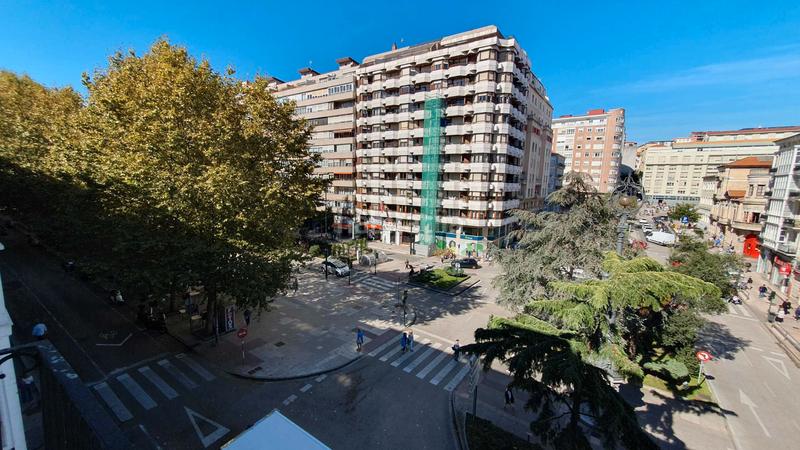 Foto f04934fa-72b7-400f-a586-bfb39c4c9e67. Piso en pleno centro piso de 4hab totalmente reformado impecable en Santander