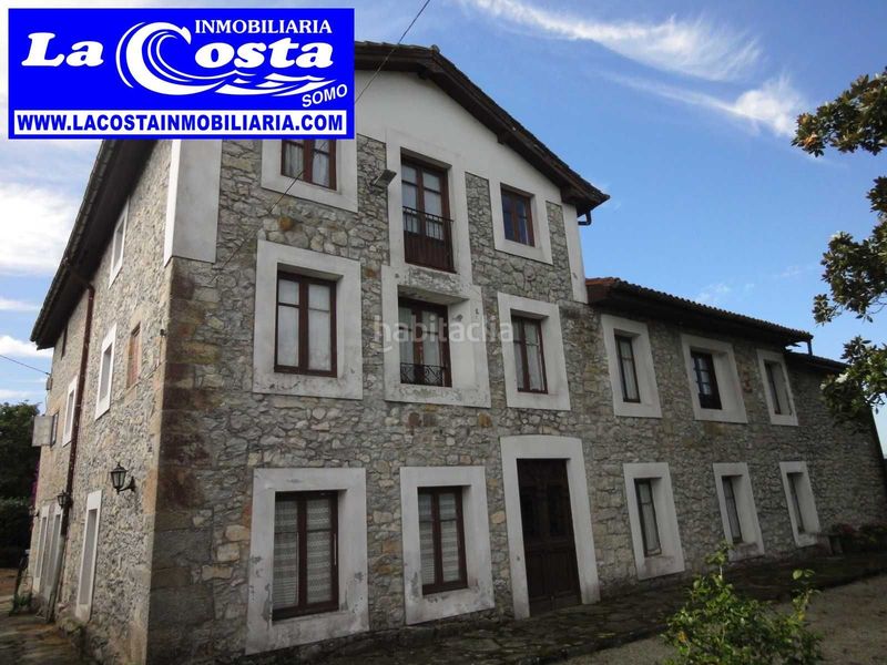 Foto a3d5c43e-048a-4e28-88d8-4498928bd547. Masia amb xemeneia aparcament a Castanedo Ribamontán al Mar