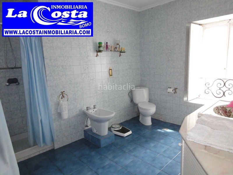 Foto f5020faf-3ebc-4e66-a9e9-24b728390d7f. Masia amb xemeneia aparcament a Castanedo Ribamontán al Mar