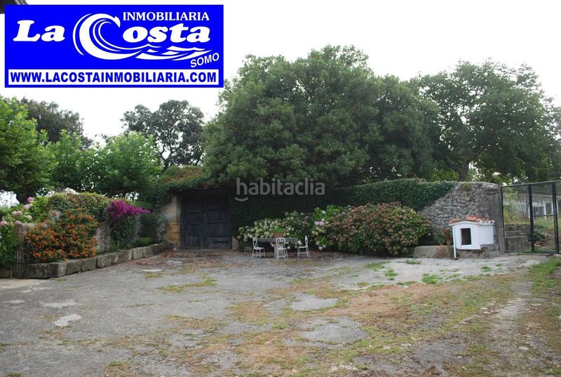 Foto ffb37652-0232-4d0e-a554-cdbd71eab062. Masia amb xemeneia aparcament a Castanedo Ribamontán al Mar
