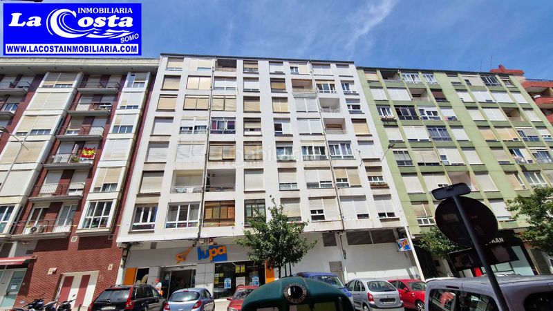 Foto 05bf0cb6-9f7f-483c-8df7-449dfa6adb9e. Pis a calle alta 52 a Numancia - San Fernando Santander