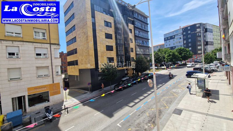 Foto bb10326a-8d2b-40e6-bf15-2ffec88a745e. Pis a calle alta 52 a Numancia - San Fernando Santander