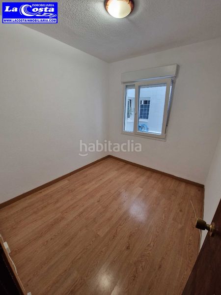 Foto bd162cd8-a150-43cc-8c67-5e03ad1e157b. Pis a calle alta 52 a Numancia - San Fernando Santander