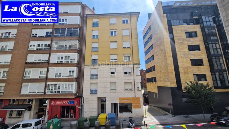 Foto c37f26bd-040c-4bc7-9aa5-b97e23840b4e. Pis a calle alta 52 a Numancia - San Fernando Santander