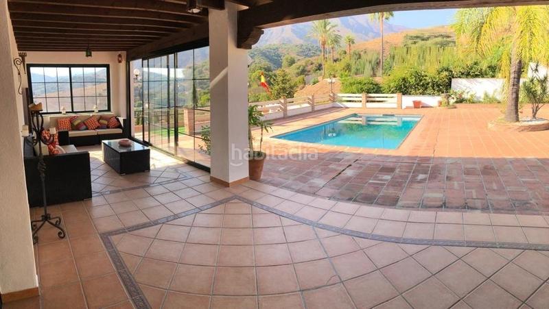 Foto f923ae20-afa0-4b41-ae35-00b2158c7370. Chalet con parcheggio piscina in altos de Estepona Estepona